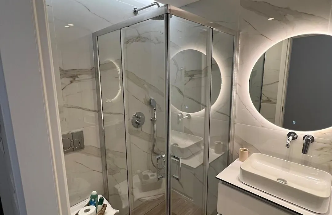 Luxury Apartment In Athens-1
